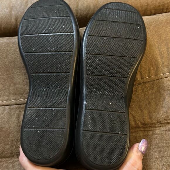 Easy Street Women's Gage Flat. Size 7. Black. EUC - Picture 10 of 10